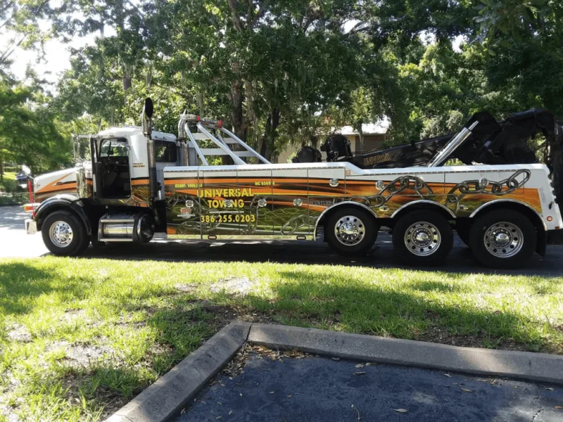 Universal Towing Class 8 heavy duty wrecker fleet